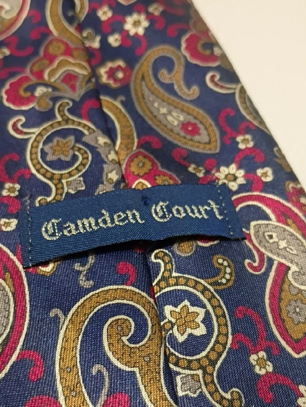Classic Paisley Silk Tie in Navy and Burgundy 56